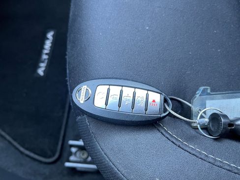 Used 2025 Nissan Altima 2.5 SV image 22