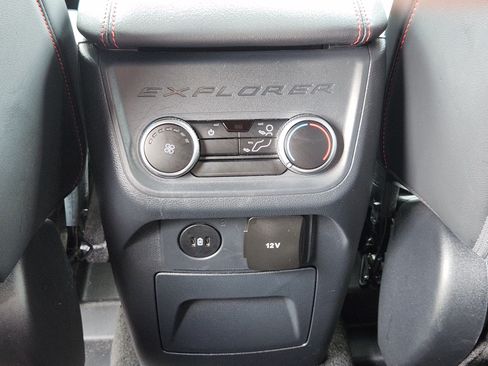 Certified 2025 Ford Explorer ST-Line AWD/4WD image 31