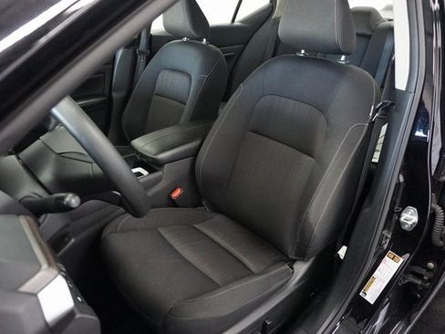 Used 2024 Nissan Altima 2.5 SV image 14