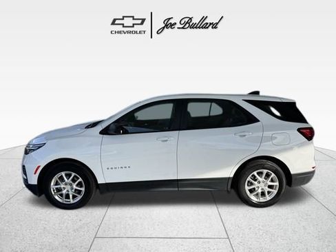 Used 2022 Chevrolet Equinox LS image 6