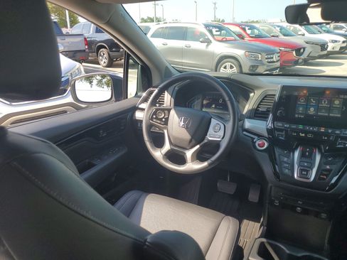 Used 2024 Honda Odyssey Touring image 18