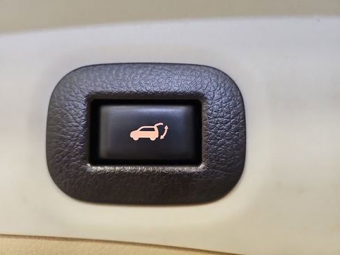 Used 2015 Nissan Rogue SV w/ SV Premium Package image 27