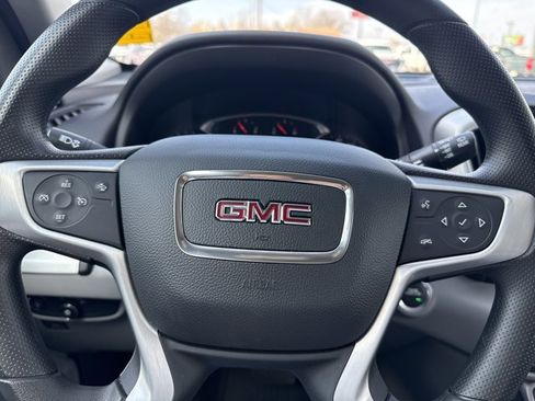 Used 2024 GMC Terrain SLE w/ Driver Convenience Package image 21
