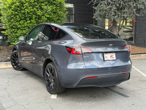 Used 2022 Tesla Model Y Long Range AWD/4WD image 16