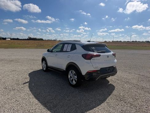 Used 2024 Buick Encore GX Sport Touring FWD image 5