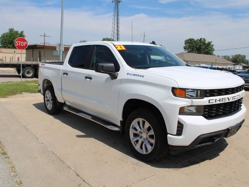 Used 2021 Chevrolet Silverado 1500 Custom AWD/4WD image 2