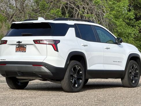 New 2026 Chevrolet Equinox LT image 4