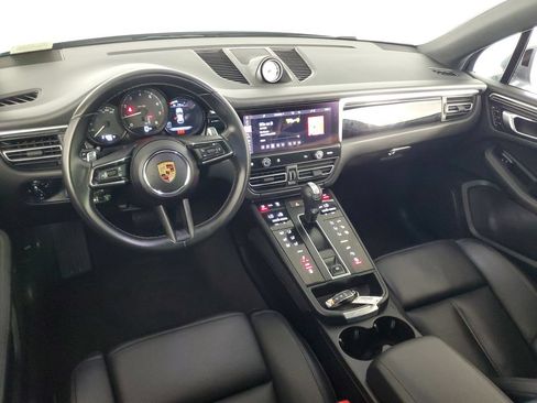 Used 2024 Porsche Macan AWD/4WD image 15