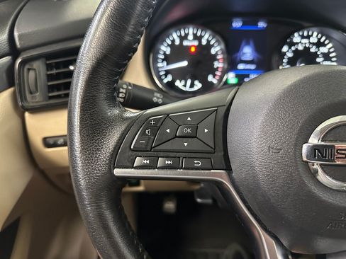 Used 2020 Nissan Rogue SV AWD/4WD image 10