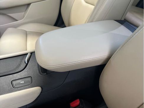 Used 2018 Cadillac XT5 Luxury w/ Driver Awareness Package image 36