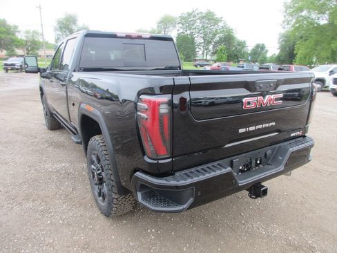New 2026 GMC Sierra 2500 AT4 w/ AT4 Premium Plus Package AWD/4WD image 7
