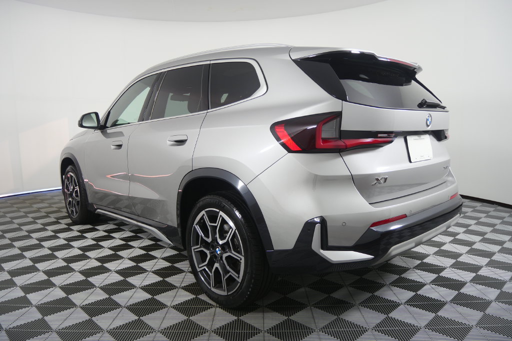 Certified 2026 BMW X1 xDrive28i AWD/4WD image 3