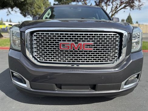 Used 2015 GMC Yukon XL Denali w/ Premium Package AWD/4WD image 3