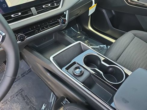 New 2026 Chevrolet Equinox LT w/ Safety and Technology Package AWD/4WD image 25