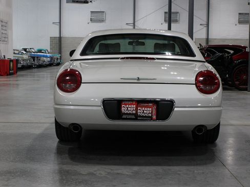 Used 2005 Ford Thunderbird 50th Anniversary RWD image 27