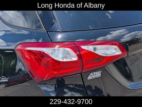 Used 2021 Chevrolet Equinox LT w/ Driver Convenience Package FWD image 9