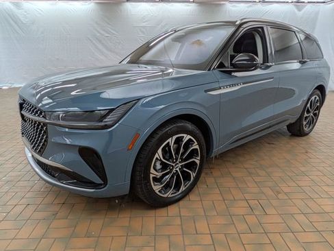 Certified 2025 Lincoln Nautilus Reserve image 4