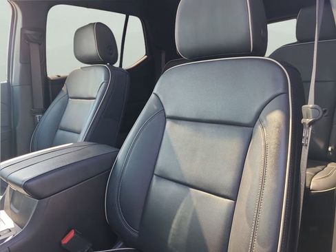 Used 2023 Chevrolet Traverse Premier w/ Redline Edition FWD image 20