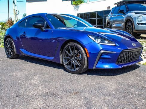 Used 2023 Toyota GR86 Premium RWD image 3