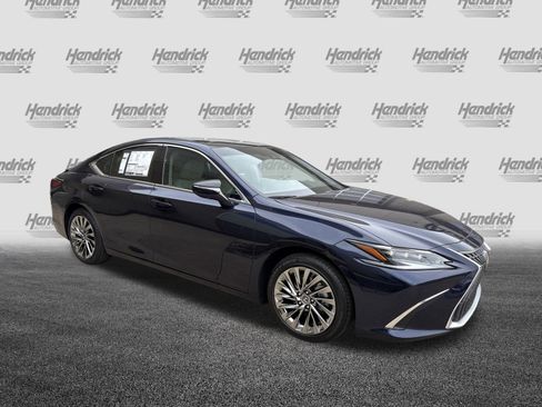 New 2025 Lexus ES 350 Ultra Luxury image 2