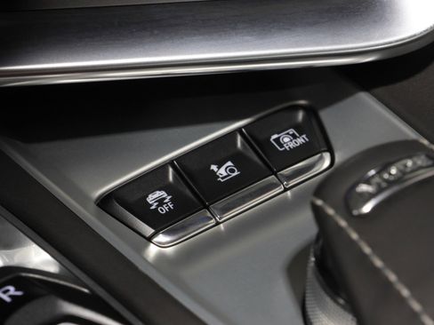 Used 2021 Chevrolet Corvette Stingray Premium Cpe w/ Z51 Performance Package image 17