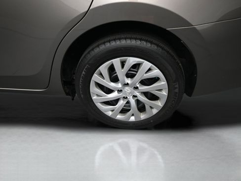 Used 2019 Toyota Corolla LE image 36