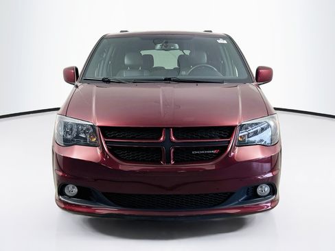 Used 2017 Dodge Grand Caravan GT FWD image 2