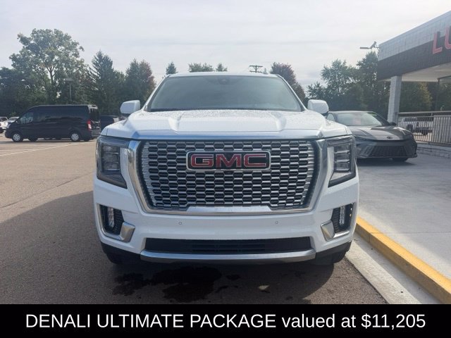 Used 2021 GMC Yukon Denali w/ Denali Ultimate Package AWD/4WD image 3