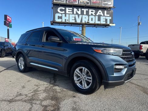 Used 2020 Ford Explorer XLT w/ Equipment Group 202A image 9