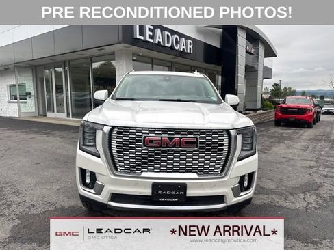 Used 2022 GMC Yukon XL Denali AWD/4WD image 6