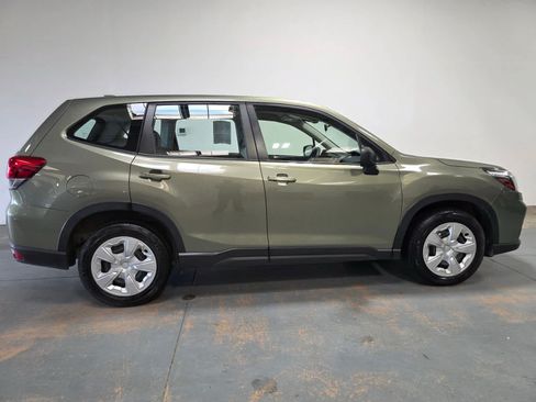 Used 2021 Subaru Forester AWD/4WD image 6