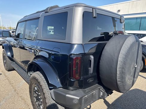 Used 2023 Ford Bronco Wildtrak image 16