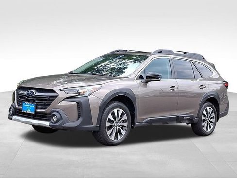 Used 2023 Subaru Outback Limited AWD/4WD image 3