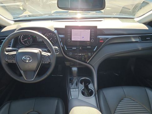 Used 2024 Toyota Camry SE image 2