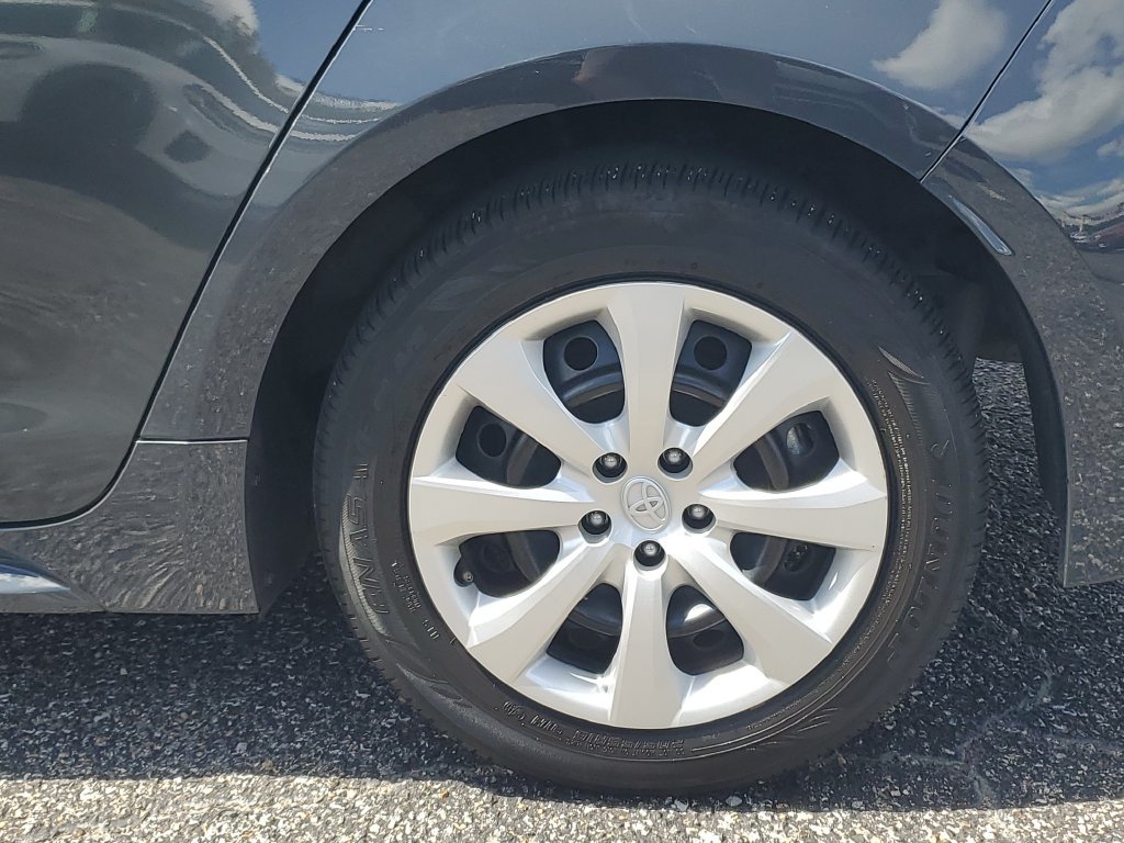 Used 2024 Toyota Corolla LE FWD image 30