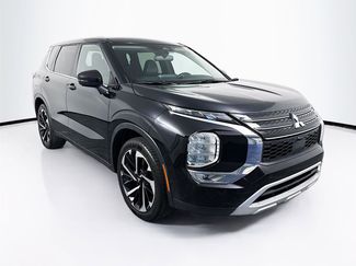 Used 2024 Mitsubishi Outlander SE video 1