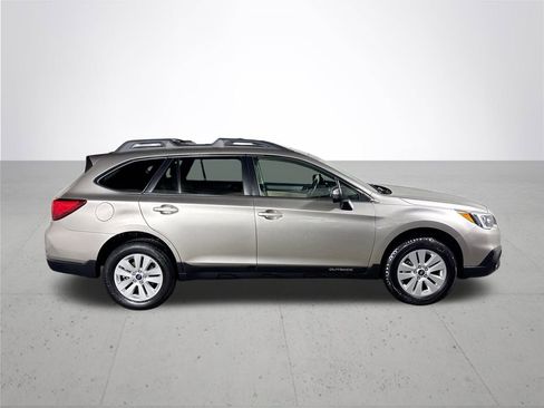 Used 2015 Subaru Outback 2.5i Premium image 5