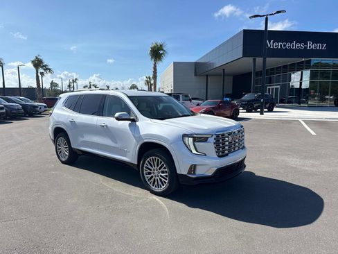 Used 2024 GMC Acadia Denali FWD image 1