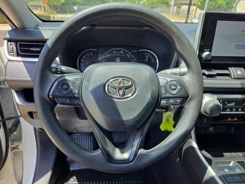 Used 2023 Toyota RAV4 LE FWD image 19