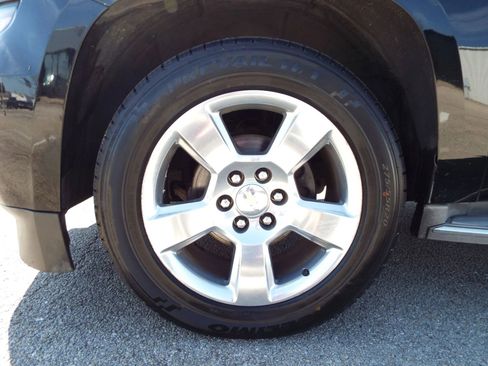 Used 2015 Chevrolet Suburban LTZ RWD image 9