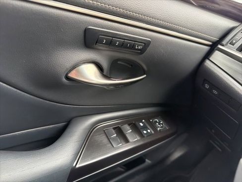 Used 2019 Lexus ES 350 w/ Accessory Package image 16