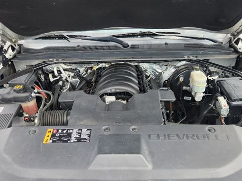 Used 2018 Chevrolet Suburban LT RWD image 25