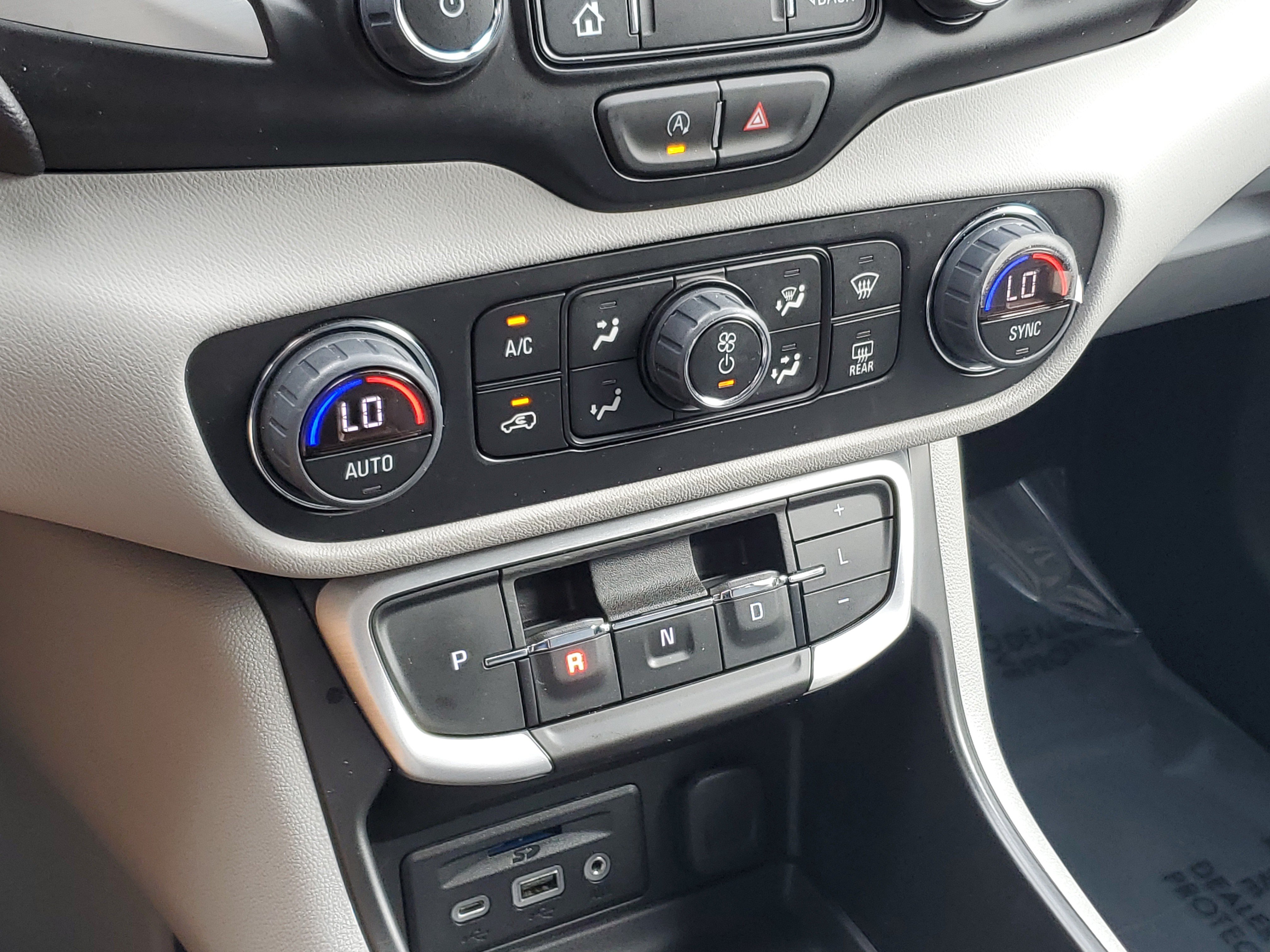 Used 2023 GMC Terrain SLT FWD image 29
