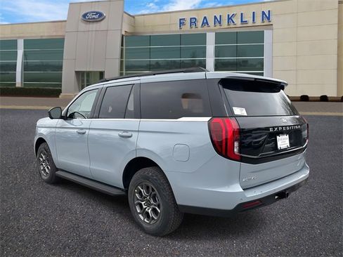 New 2025 Ford Expedition Active image 5
