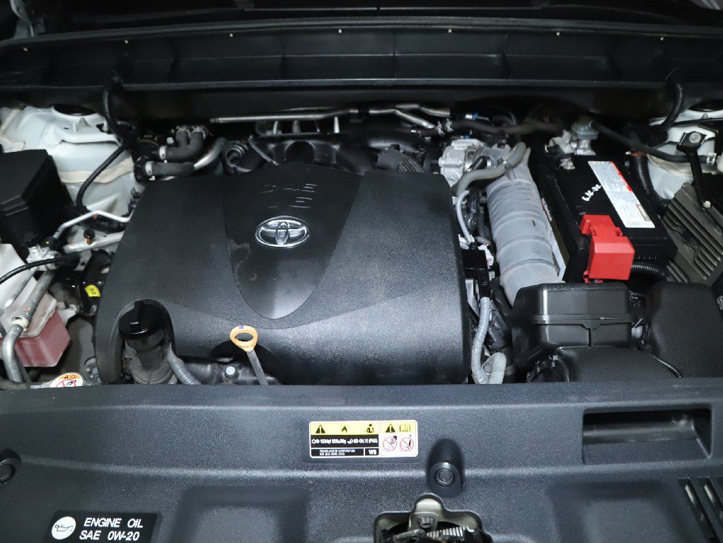 Used 2021 Toyota Highlander XLE AWD/4WD image 38
