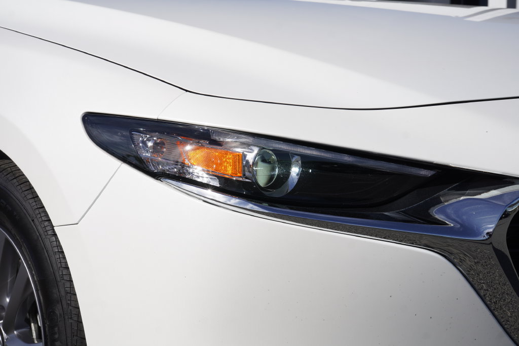 Used 2024 MAZDA MAZDA3 s FWD image 12