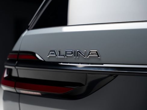 Used 2024 BMW ALPINA XB7 AWD/4WD image 31