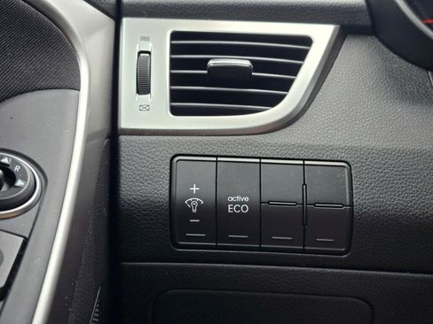 Used 2013 Hyundai Elantra GT w/ Touch & Go Pkg FWD image 31