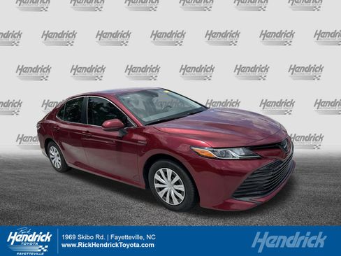Used 2019 Toyota Camry LE FWD image 1