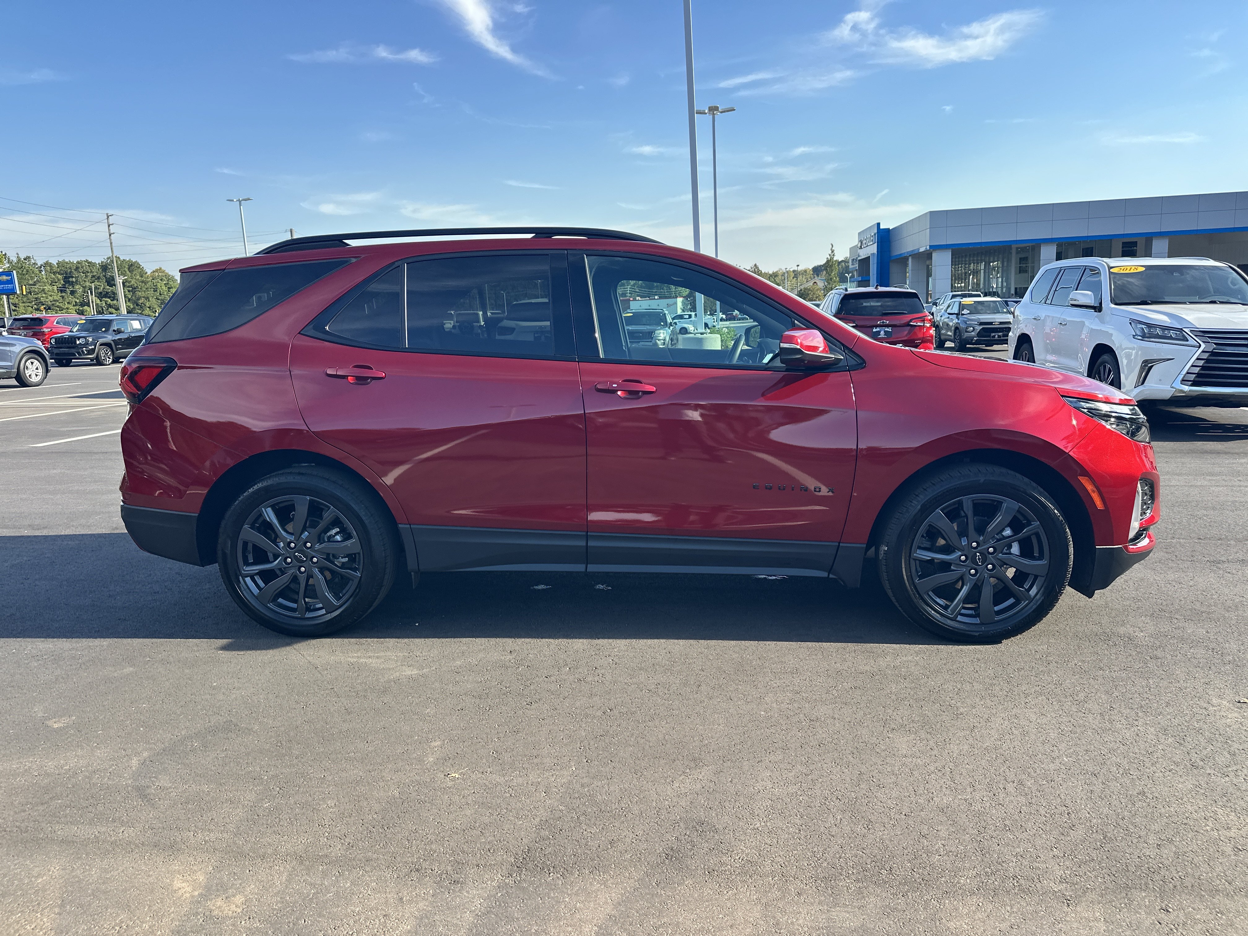 Used 2024 Chevrolet Equinox RS FWD image 9